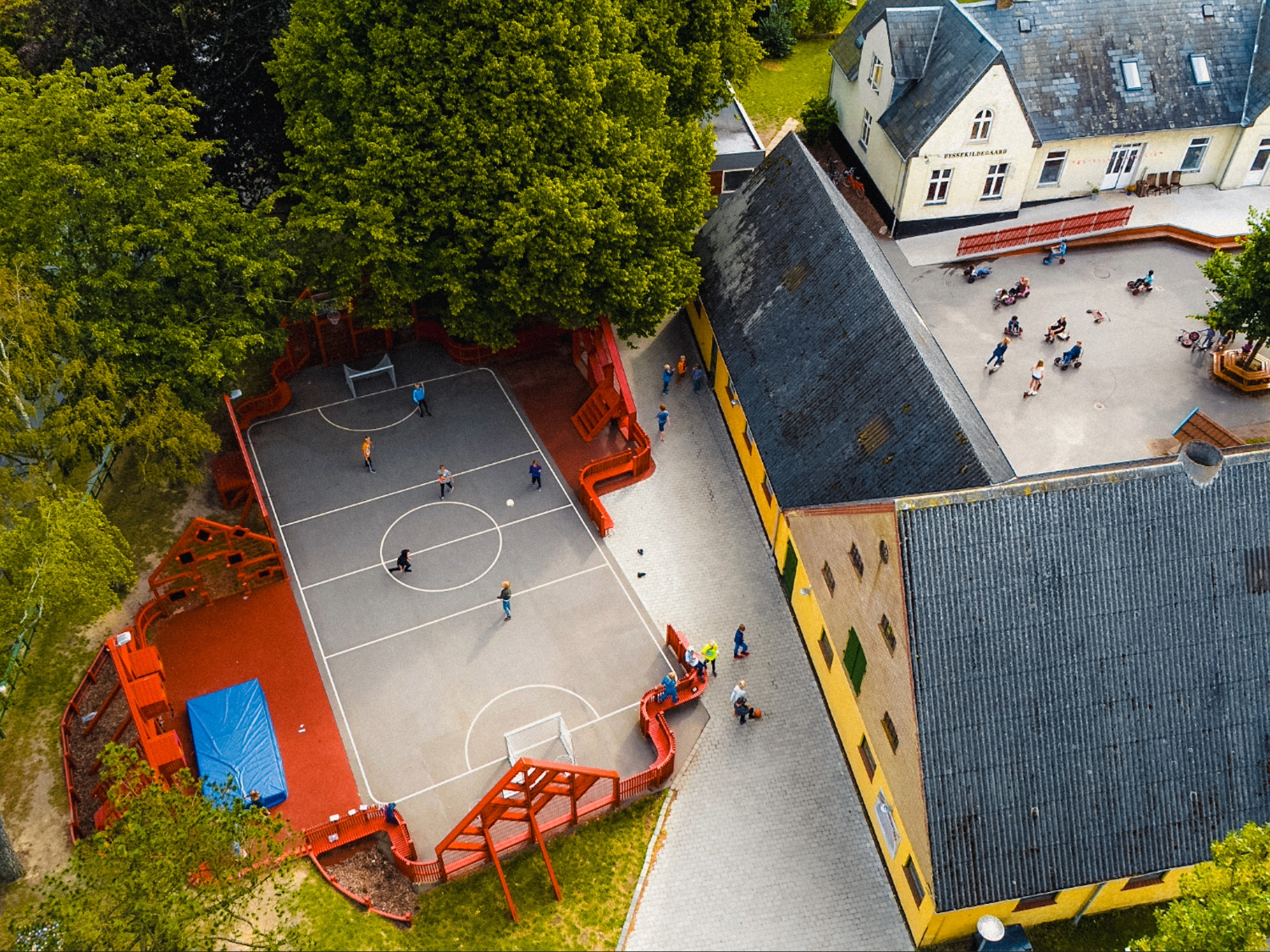 Skolegården på Halsnæs Lilleskole